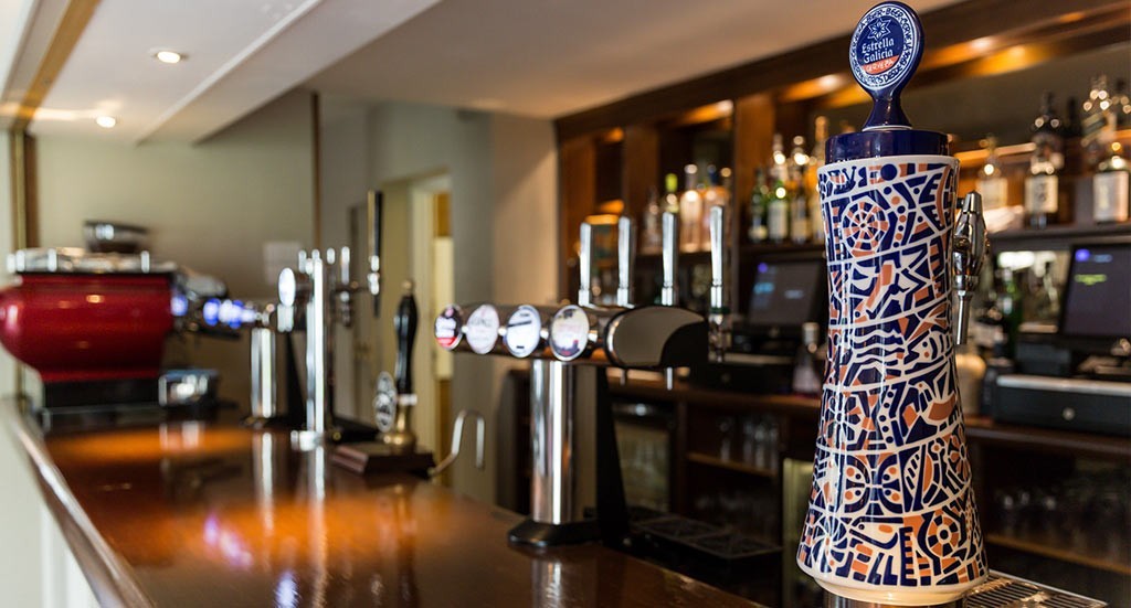 Bar & Lounge 1